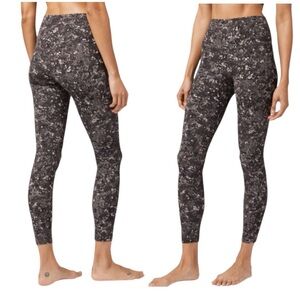 Lululemon | Align Pant II 25"
Equalized Multi